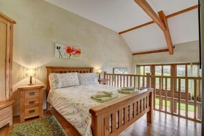 1 bedroom, iron/ironing board, travel crib, free WiFi - 1 Bed in Tiverton (oc-work) (Cove)