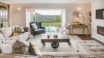 Smart TV, DVD player, books