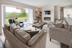 Smart-TV, DVD-Player, Bücher