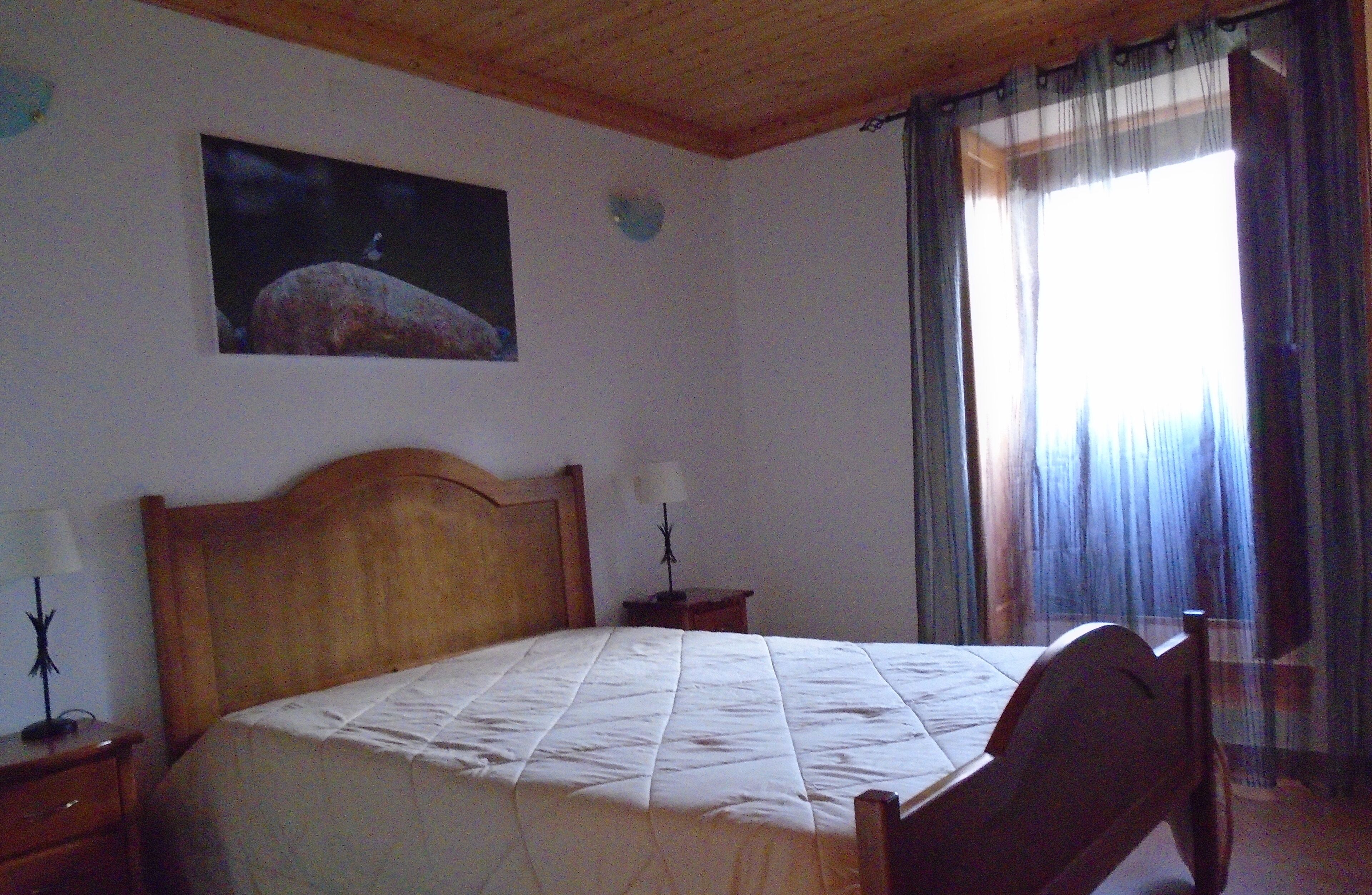 2 habitaciones, escritorio, tabla de planchar con plancha y wifi 