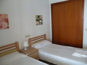 1 habitación y caja de seguridad en la habitación