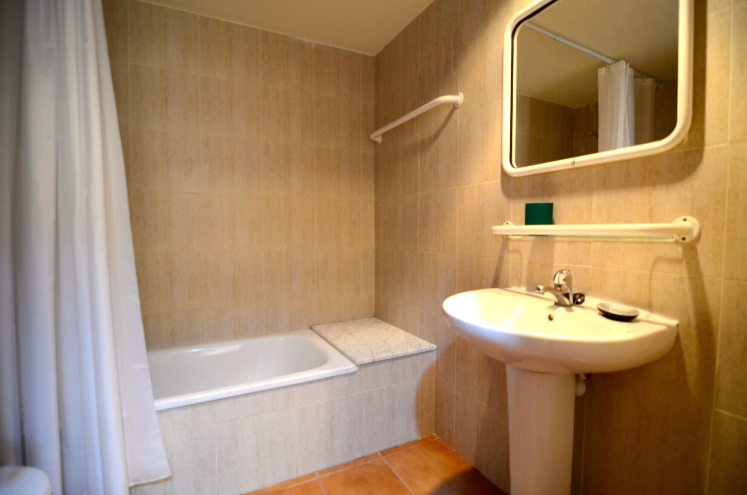 Bathtub