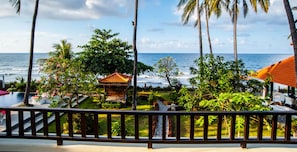 Property grounds - Family Bungalow in Bondalem Beach Club (Kabupaten Buleleng)