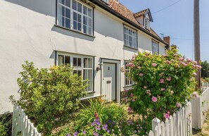 Holly Cottage, Huntingfield: A mid-terrace property situated in the quiet Suffolk village of Huntingfield