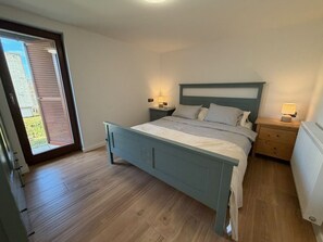 4 bedrooms, free WiFi, bed sheets