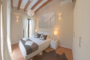 4 habitaciones, tabla de planchar con plancha y wifi gratis 