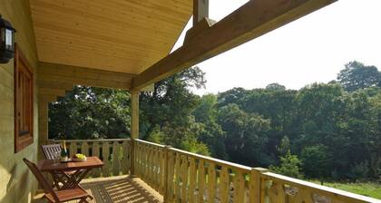 Honeysuckle Single Storey Log Cabin, sleeps up to 4