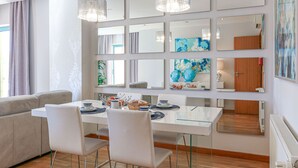 Dining - Luxury 1 Bedroom, Apartment Marina de Albufeira near Old Town (Albufeira)