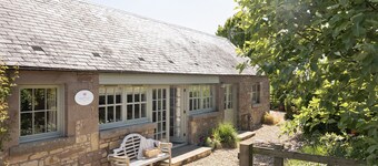 HERITAGE COTTAGE set in peaceful rural surroundings, Scottish Borders