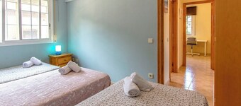 Villa Borras w/ private pool, 3km to beach!