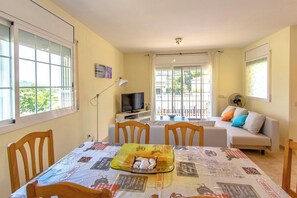 TV - Villa Borras w/ private pool, 3km to beach! (El Vendrell)