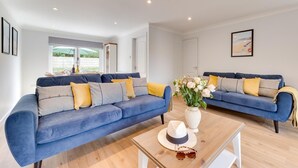 TV, DVD player - 4 Bed in Croyde (oc-withy) (Croyde)