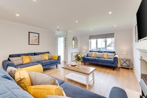 TV, DVD player - 4 Bed in Croyde (oc-withy) (Croyde)