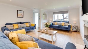TV, DVD player - 4 Bed in Croyde (oc-withy) (Croyde)