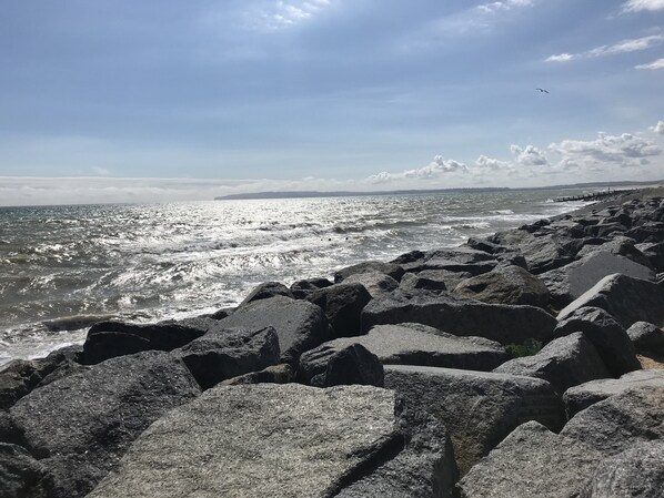 Beach - Large 3 bedroom caravan in camber sands family friendly holiday Park. (Camber)