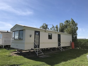 Exterior - Large 3 bedroom caravan in camber sands family friendly holiday Park. (Camber)