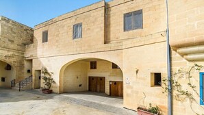 Exterior - The Arches Holiday Home (Ta' Kerċem)