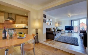 TV - 2 Bed in Woolacombe (oc-narr9) (Woolacombe)