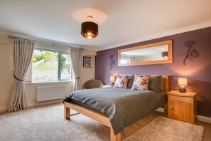 2 bedrooms, iron/ironing board, free WiFi, bed sheets - 2 Bed in Woolacombe (oc-narr9) (Woolacombe)