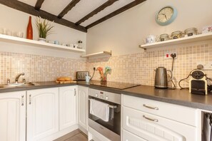 Microwave, oven, dishwasher, toaster - 2 Bed in Swimbridge (oc-n0208) (Swimbridge)