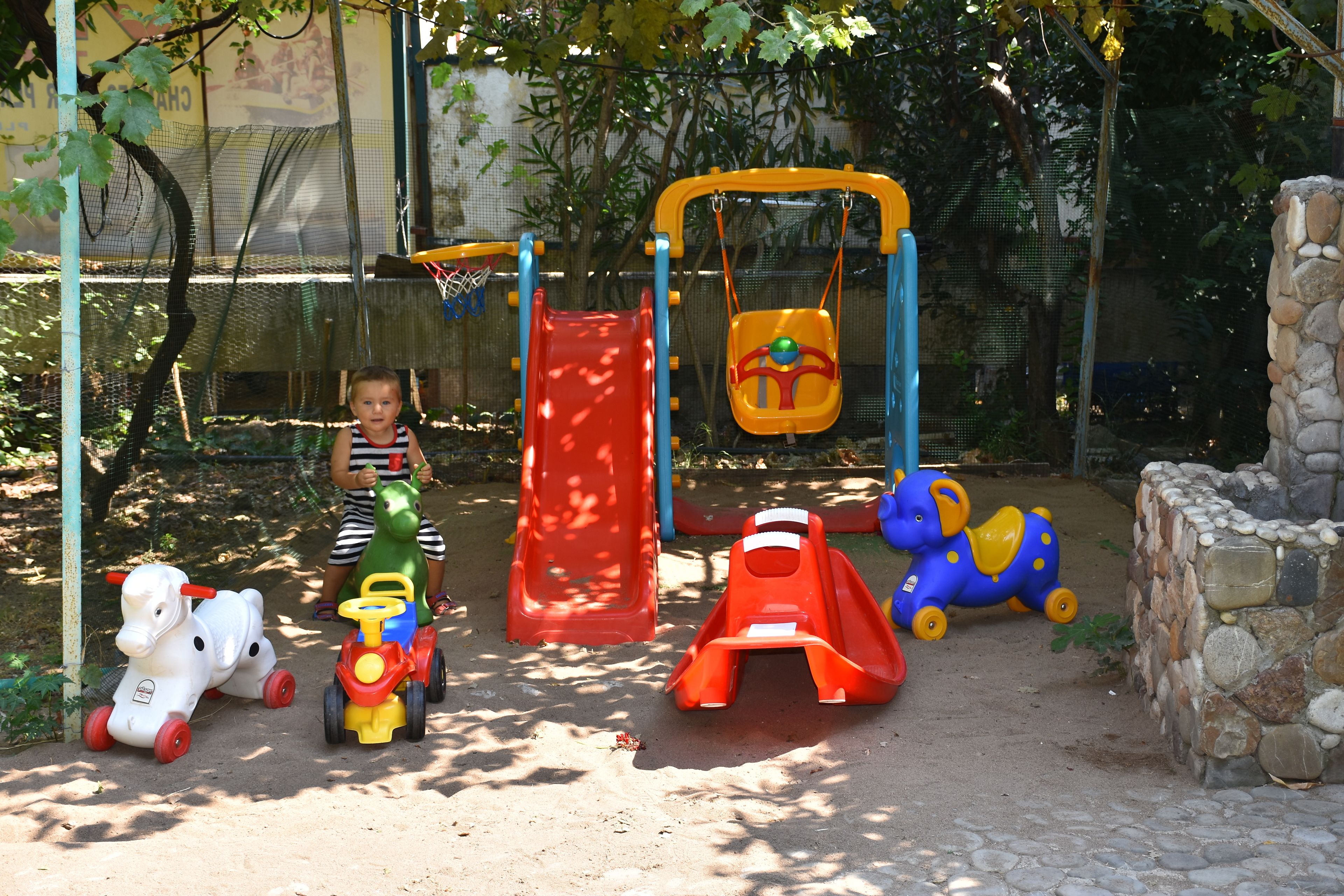 children’s play area – outdoor
