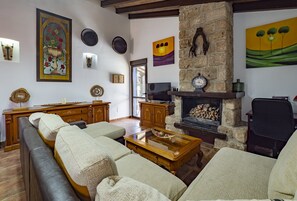 Televisie en een open haard