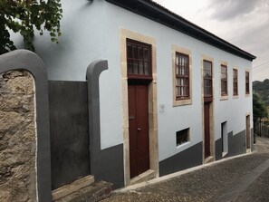 تفاصيل الفندق من الخارج