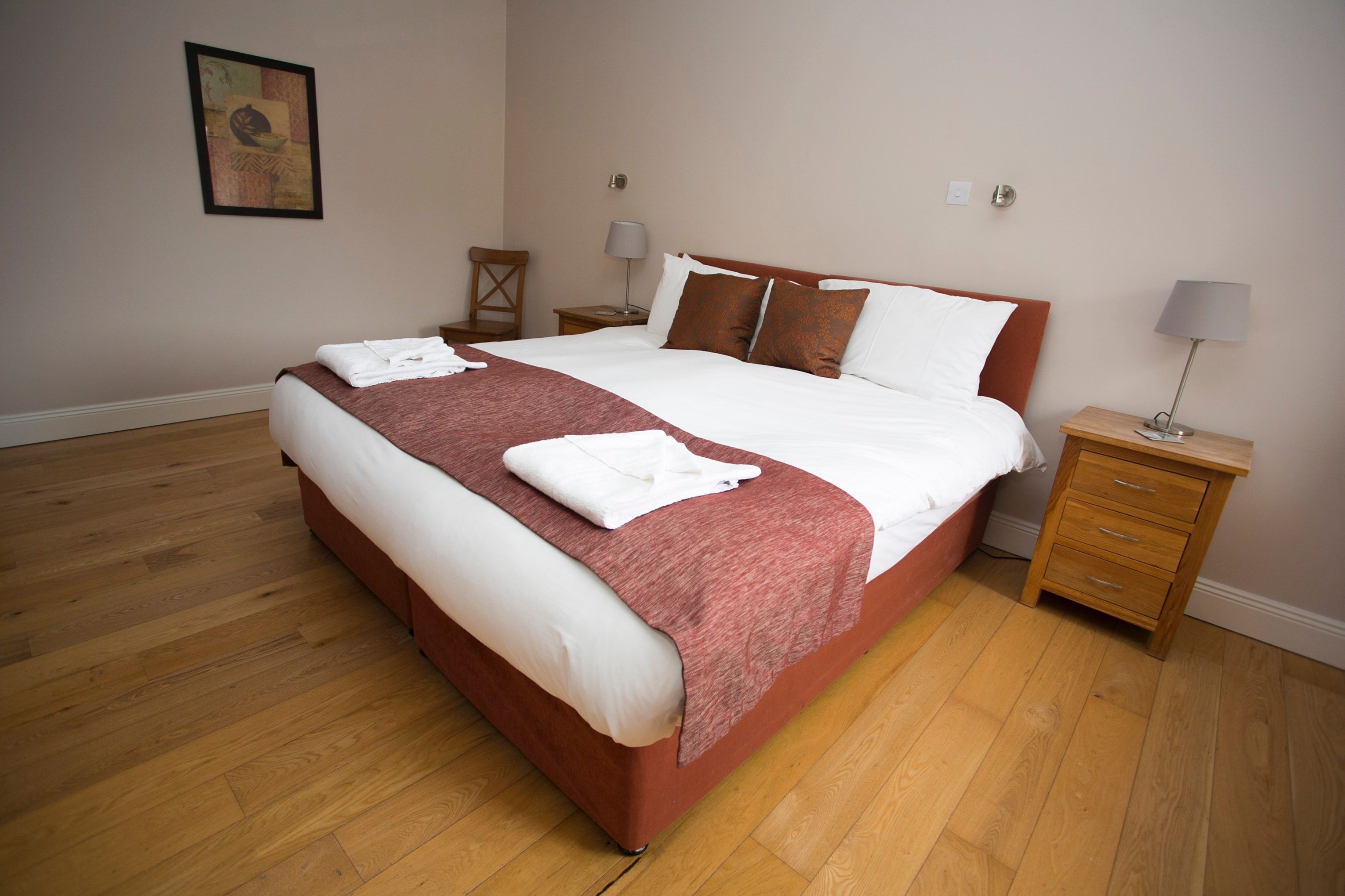 3 bedrooms, internet, bed sheets