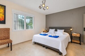 Camera da letto con letto matrimoniale