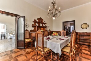 Dining - Ca' Dei Greci Canal View (Venice)