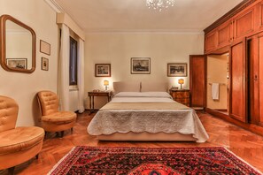 4 camere, ferro/asse da stiro, Wi-Fi gratuito, lenzuola