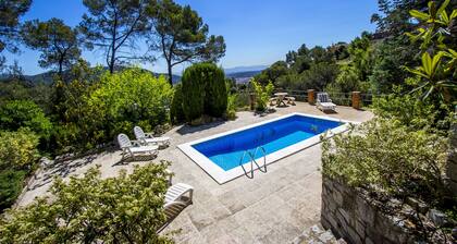 Mountain Escape w/ stunning views 40 km to Barna!