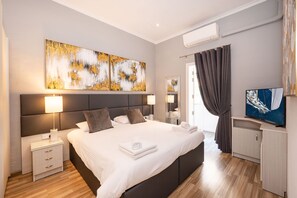 2 bedrooms, in-room safe, iron/ironing board, free WiFi