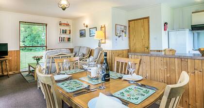 Four star Lodge with two bedrooms, fabulous views yet close to pubs and beach