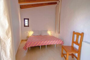 7 bedrooms, iron/ironing board, free WiFi