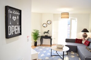 TV - Westlake Apartment No.3 in Hampton, Peterborough (Peterborough)