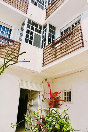 Exterior detail - Pancho Double Balcony Apartment 5th Avenue (Playa del Carmen)