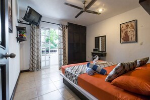 1 bedroom, iron/ironing board, Internet, bed sheets - Pancho Double Balcony Apartment 5th Avenue (Playa del Carmen)