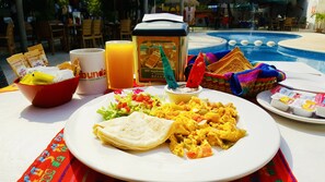 Outdoor dining - Pancho Double Balcony Apartment 5th Avenue (Playa del Carmen)