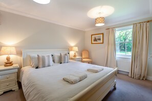 5 bedrooms, iron/ironing board, travel cot, free WiFi