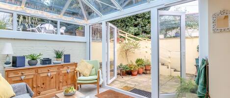 Televisión, chimenea