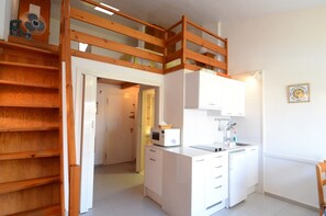 Fridge, microwave, coffee/tea maker, toaster