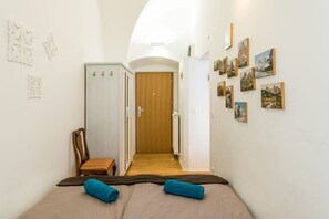 1 bedroom, free WiFi, bed sheets