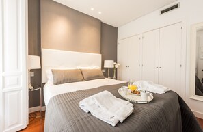 1 slaapkamer, een kluis op de kamer, een strijkplank/strijkijzer