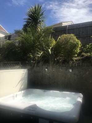 Baignoire à remous extérieure