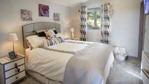 1 chambre, fer et planche à repasser, accès Internet, draps fournis
