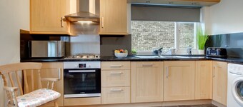 Happy Valley - Two Bedroom Apartment, Sleeps 4