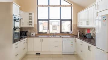 Fridge, microwave, dishwasher, toaster