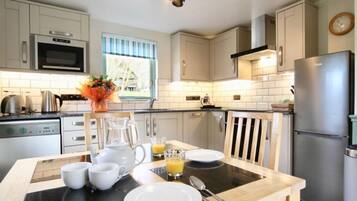 Frigorifero, microonde, lavastoviglie, freezer