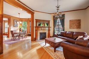 Interior - Historic District B&B (St. Paul)